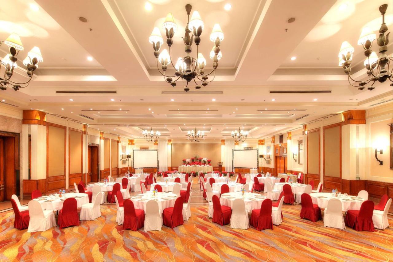 Radisson Hotel Катманду Екстериор снимка