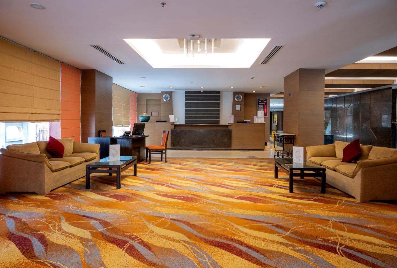 Radisson Hotel Катманду Екстериор снимка