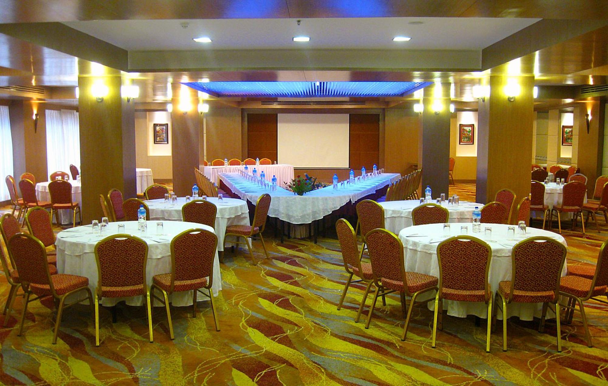 Radisson Hotel Катманду Екстериор снимка