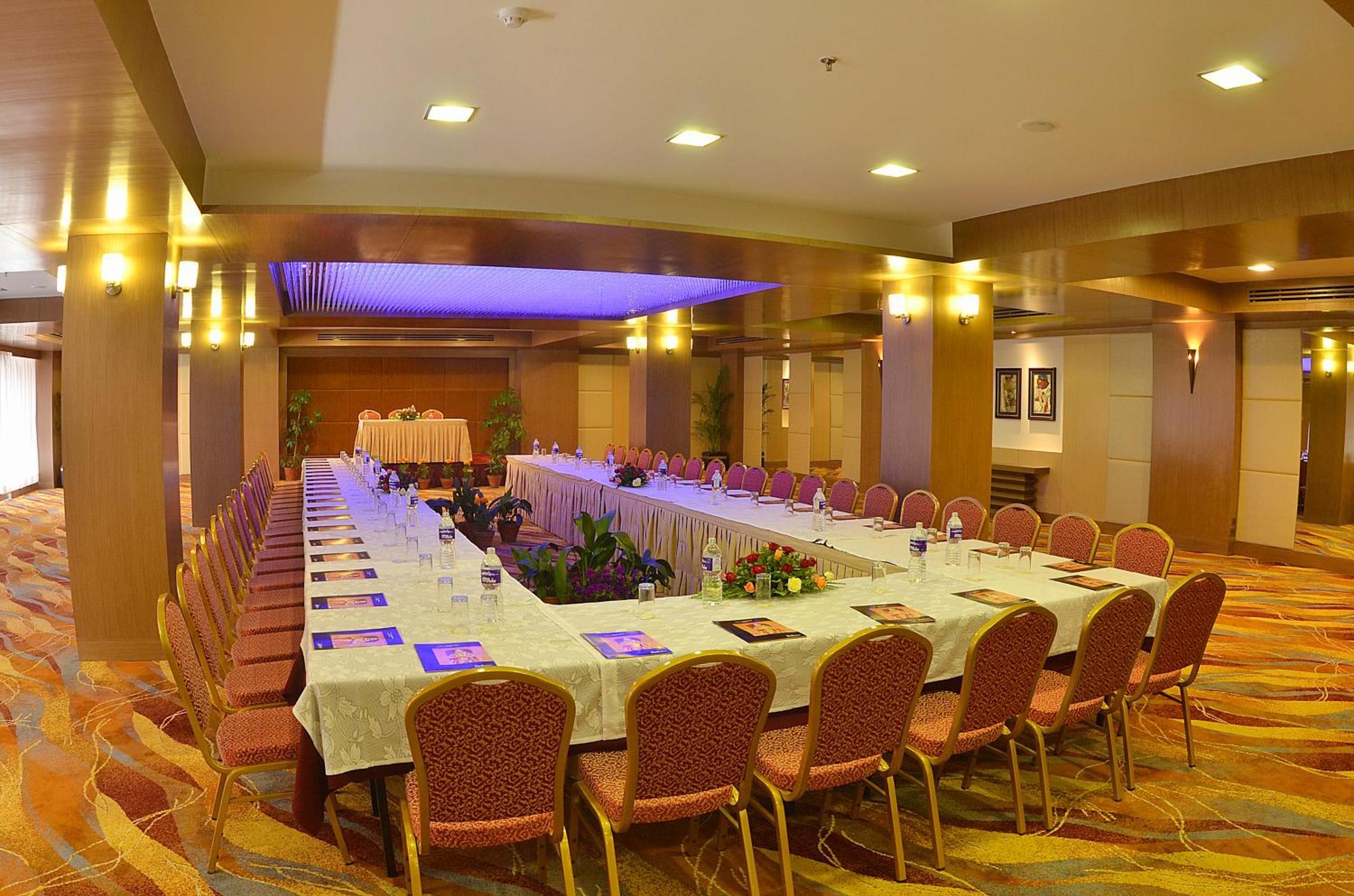 Radisson Hotel Катманду Екстериор снимка