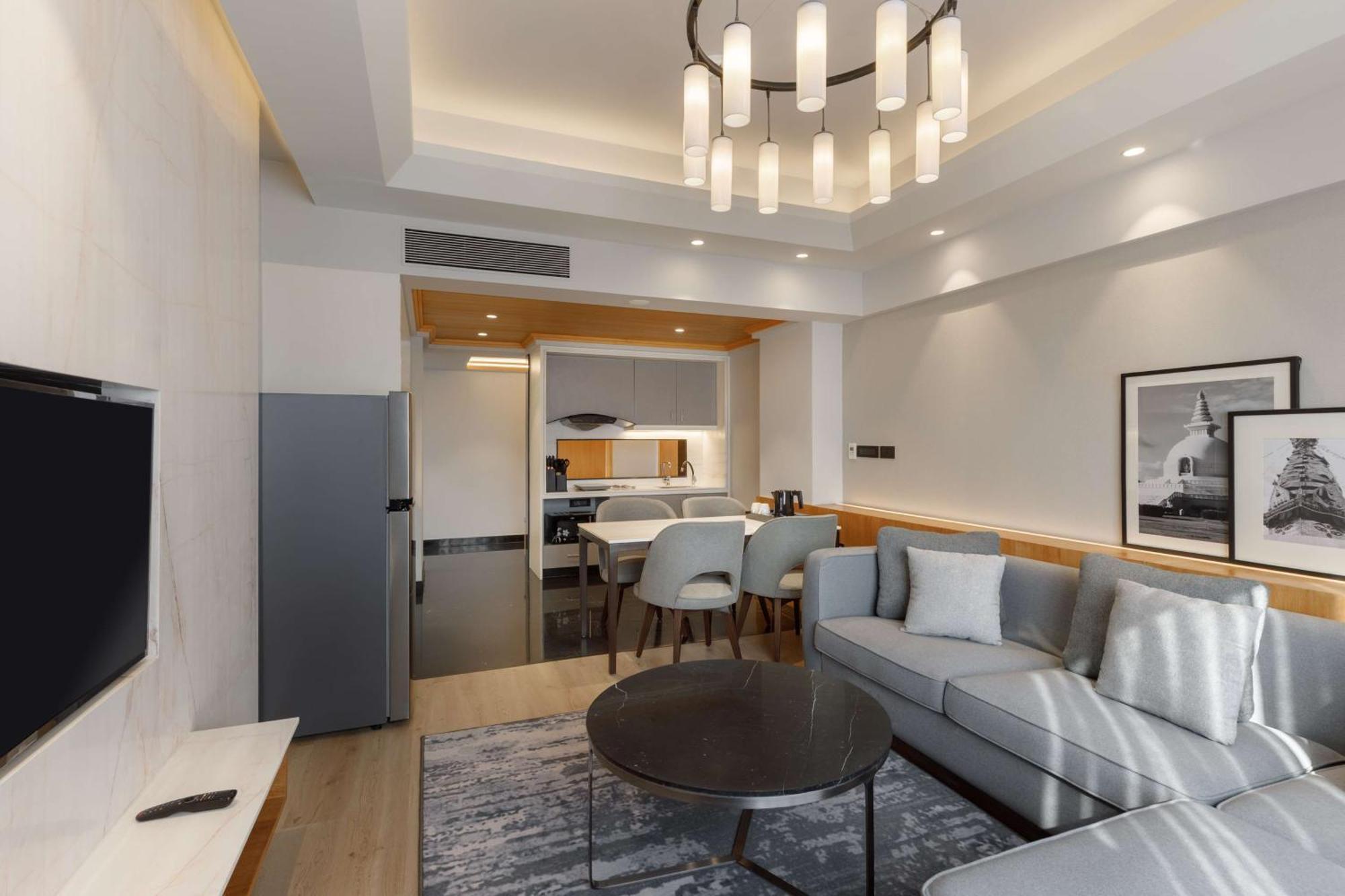 Radisson Hotel Катманду Екстериор снимка