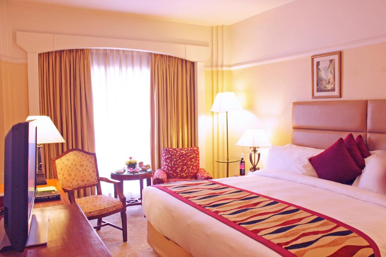 Radisson Hotel Катманду Екстериор снимка
